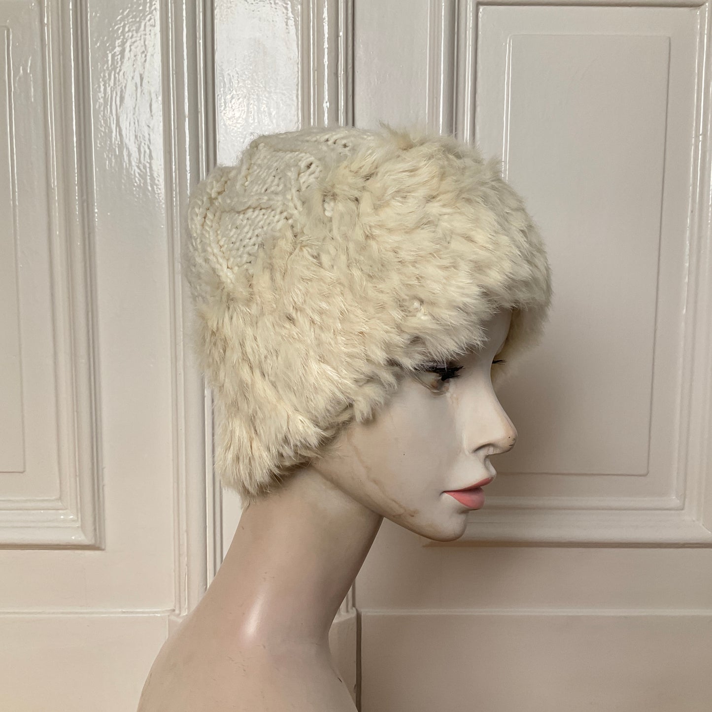 Cute knit wool hat with fur