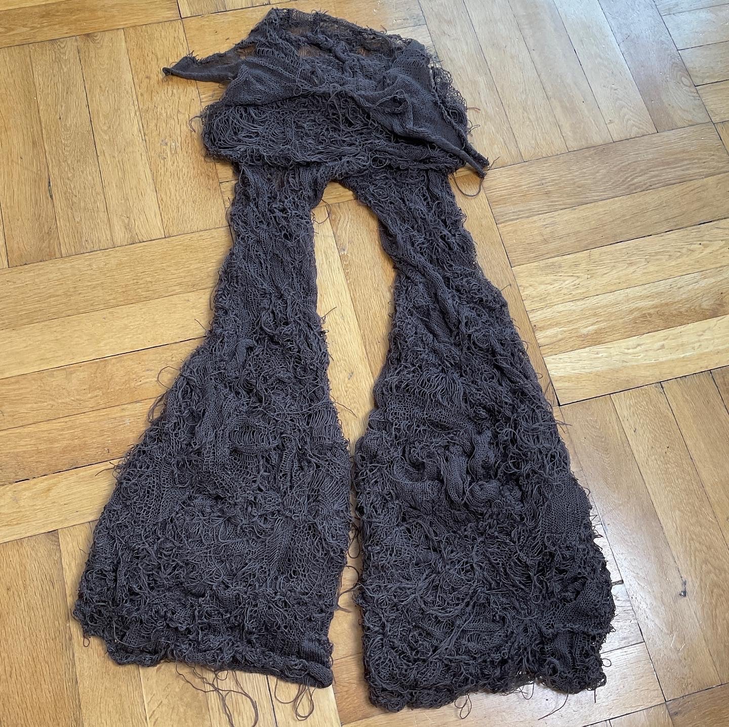 gargarox ~ Brown distressed pants