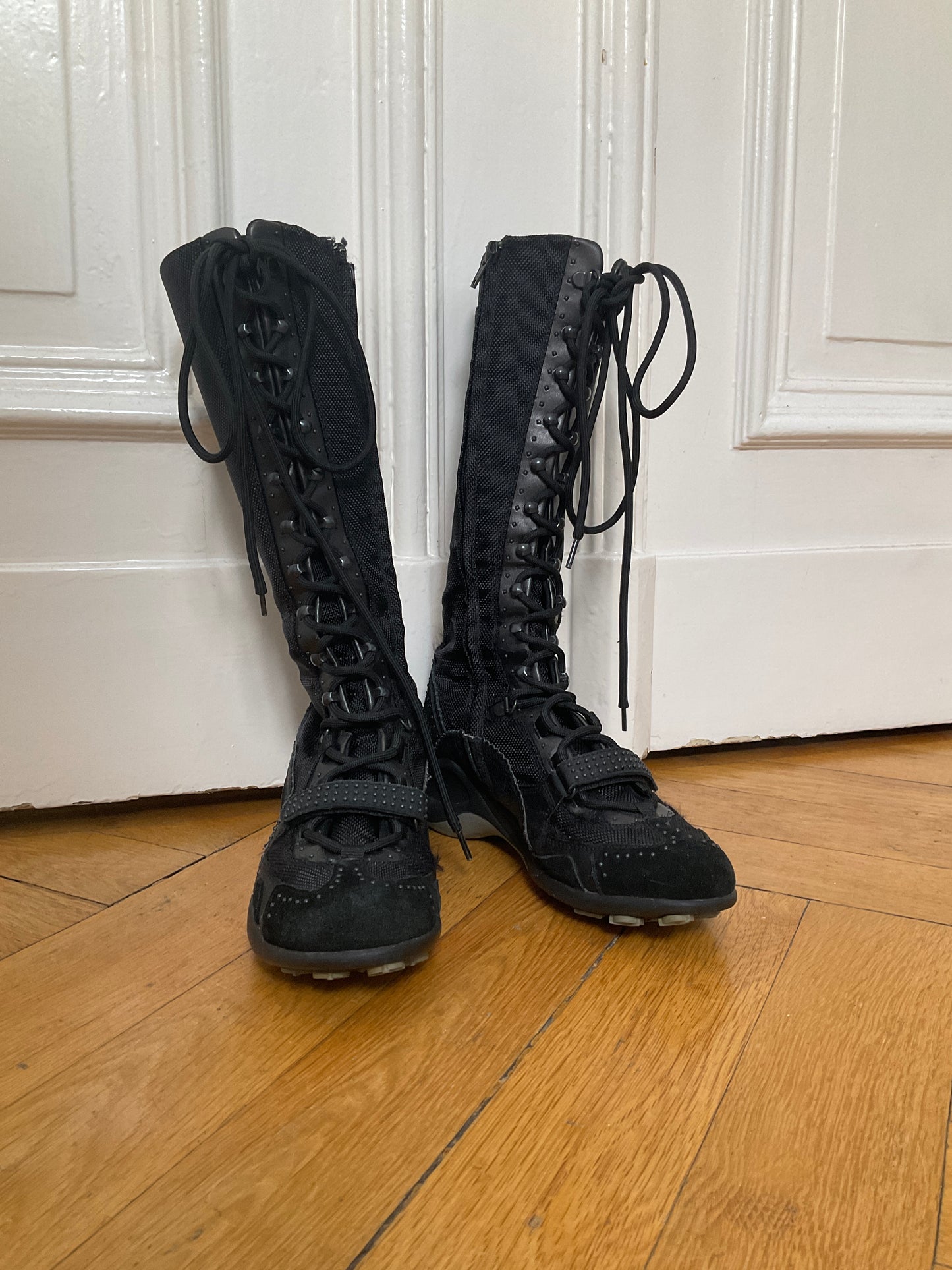 Sporty boots
