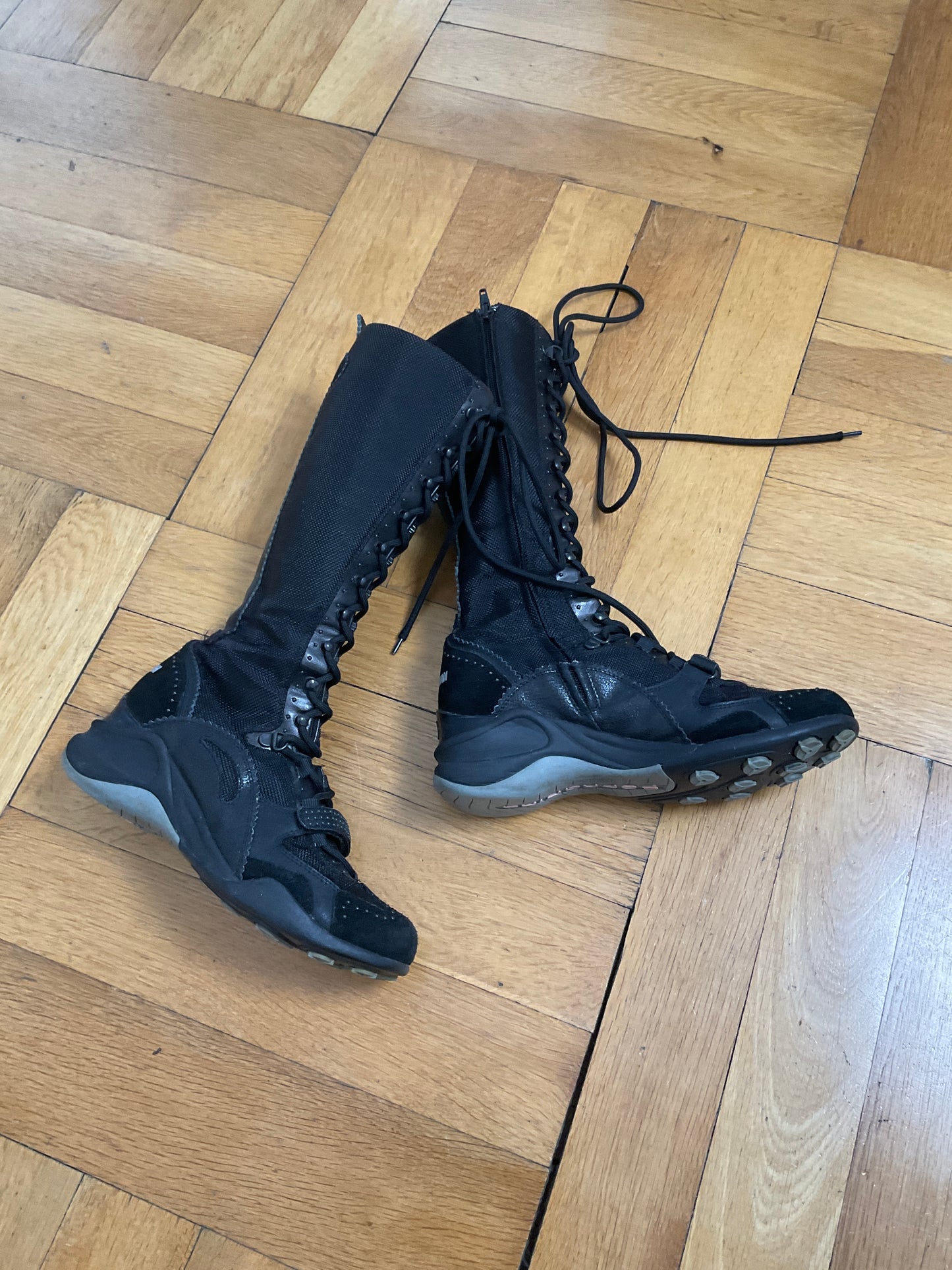 Sporty boots