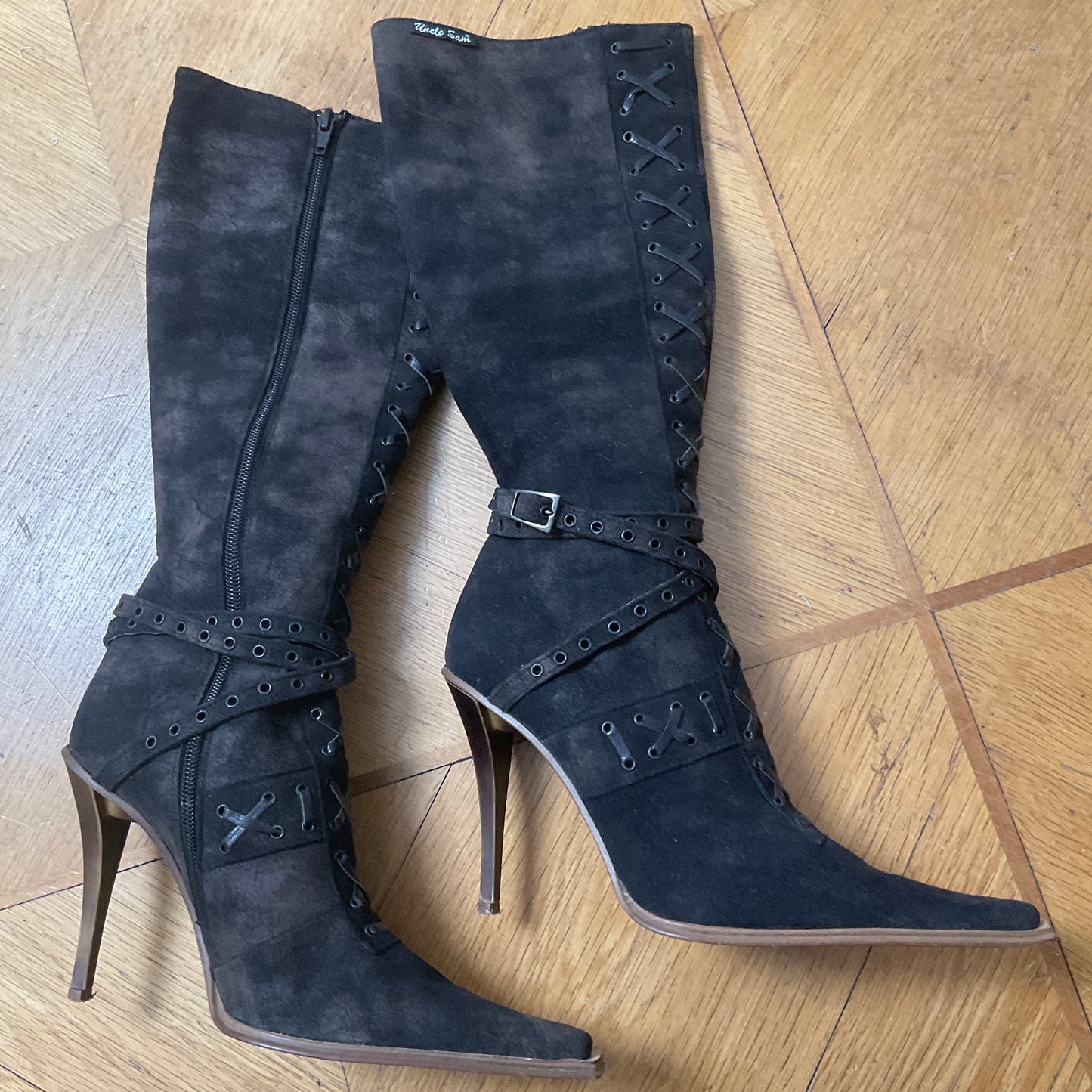 Pointy pirate boots