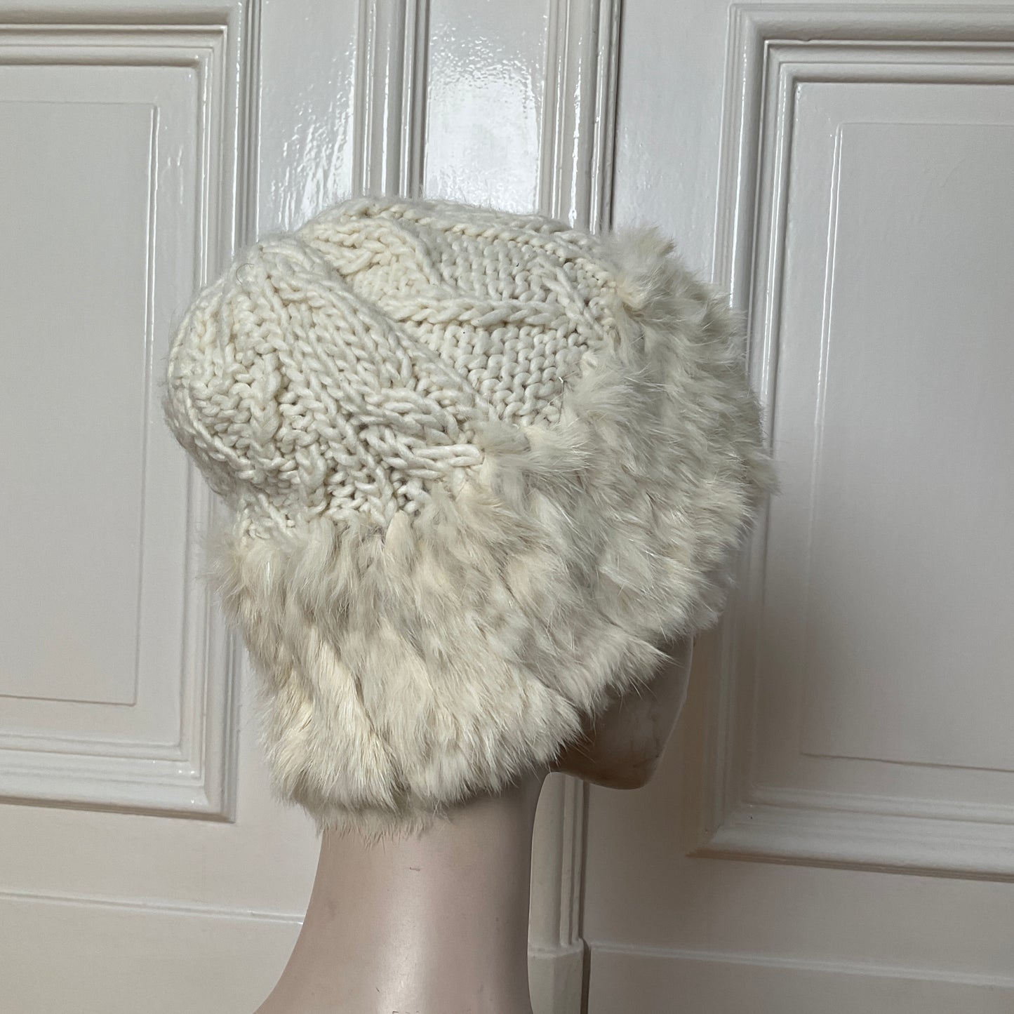 Cute knit wool hat with fur