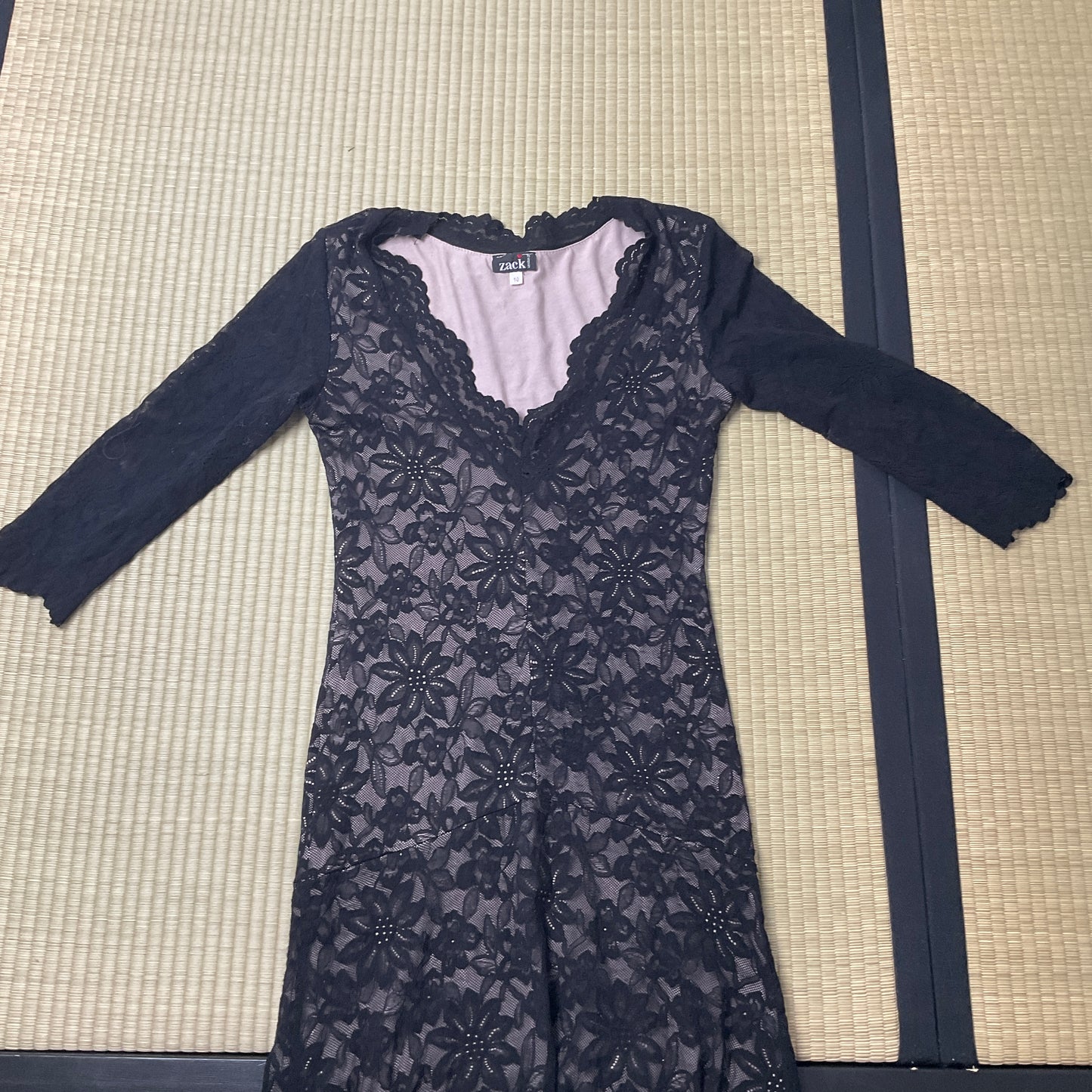 long 90s lace dress