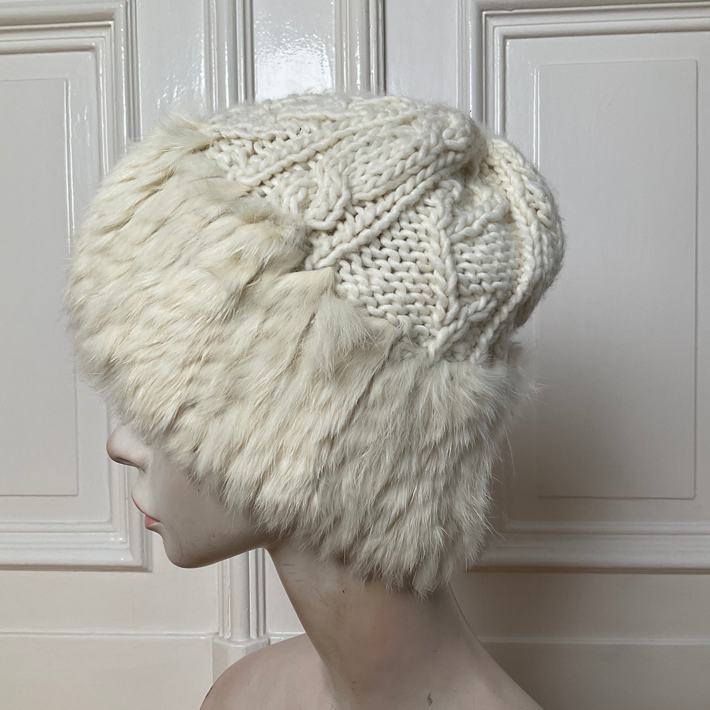 Cute knit wool hat with fur