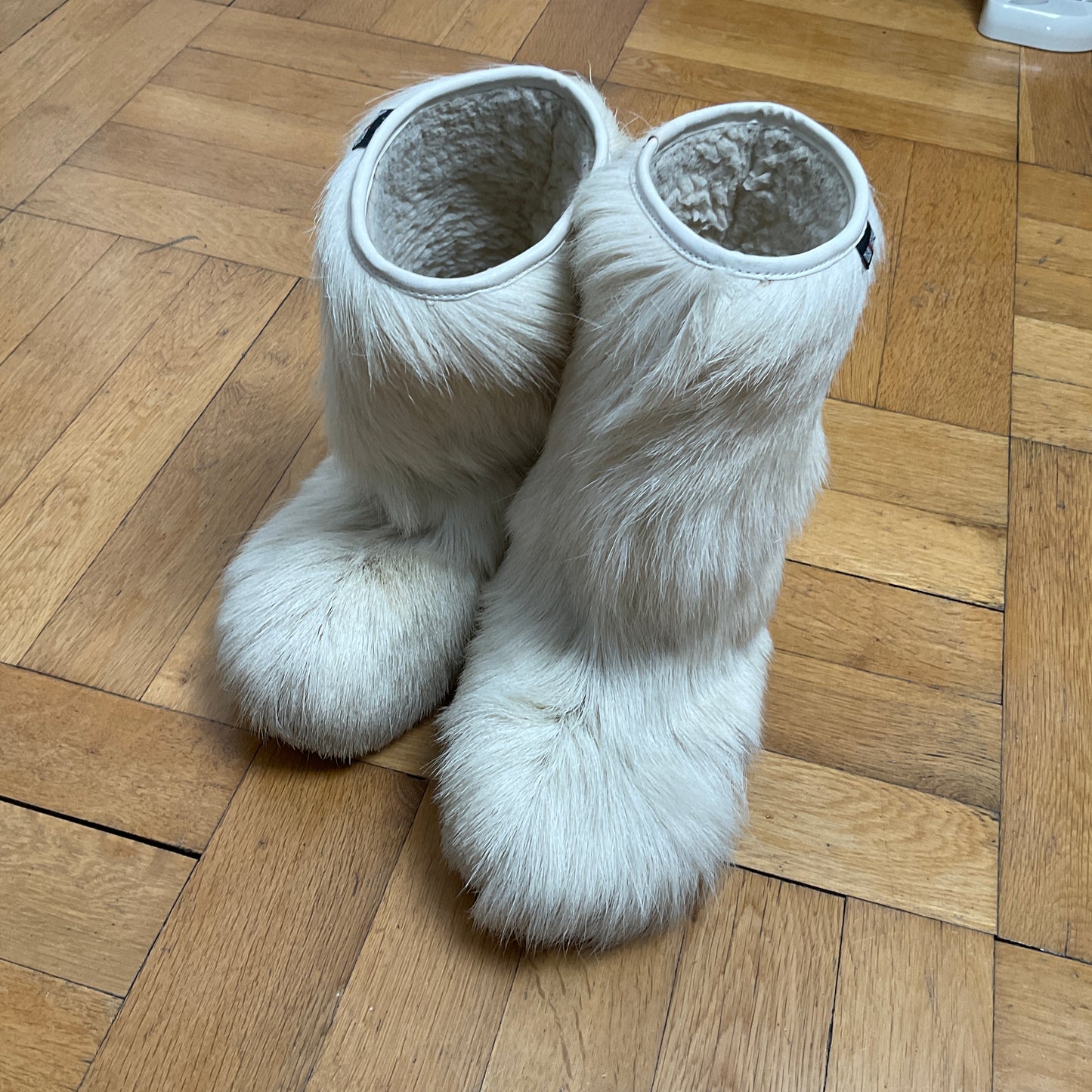 Furry snow boots