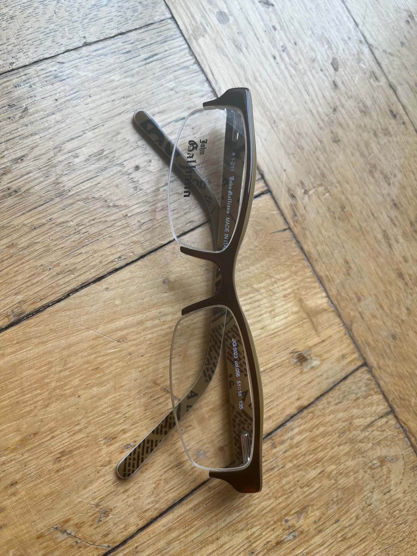 John Galliano Office siren glasses