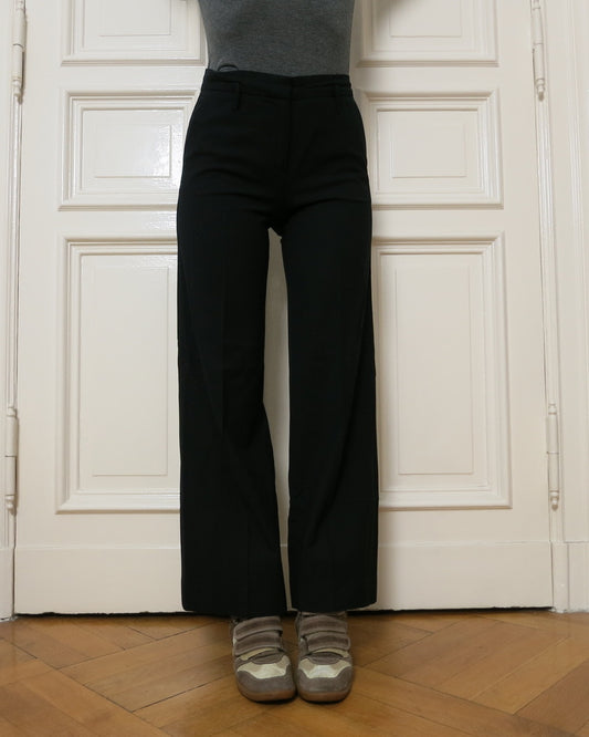 Chic wool trousers