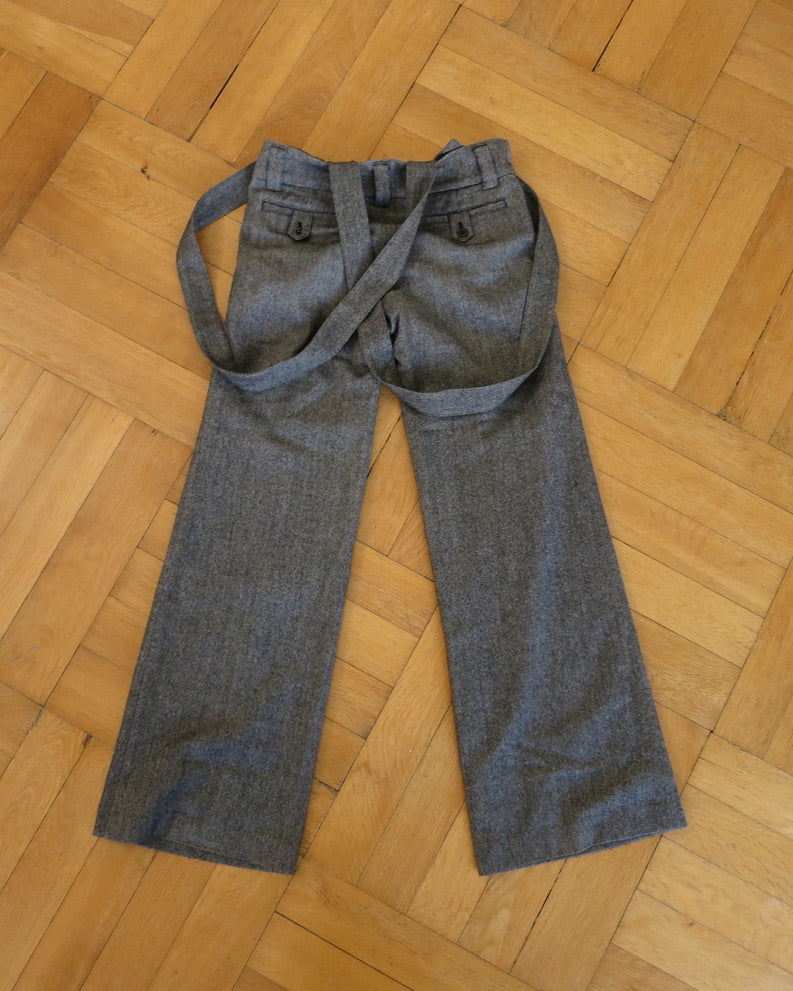 Trousers with suspenders