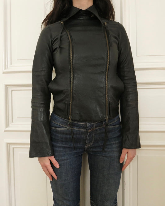 Leather jacket with pointed collar