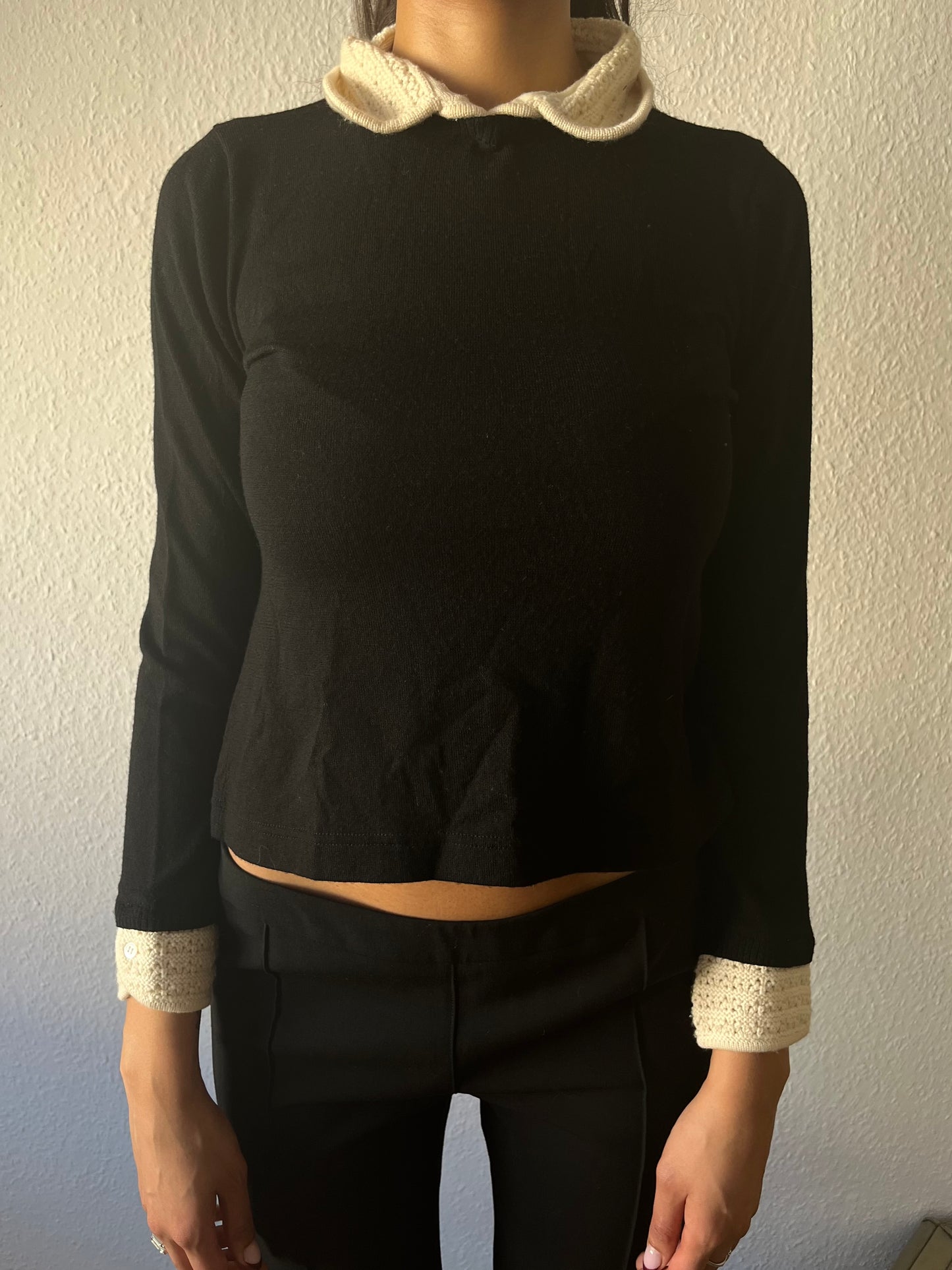 Pullover with collar