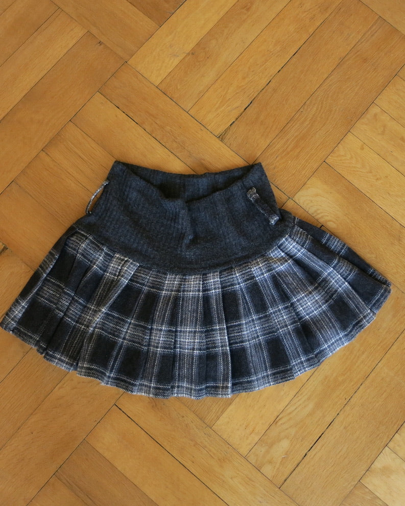 Pleated plaid miniskirt