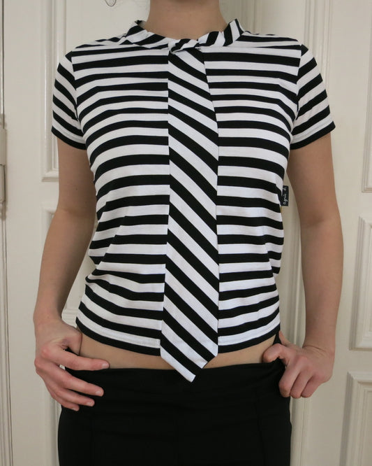 Trompe l'oeil tie top