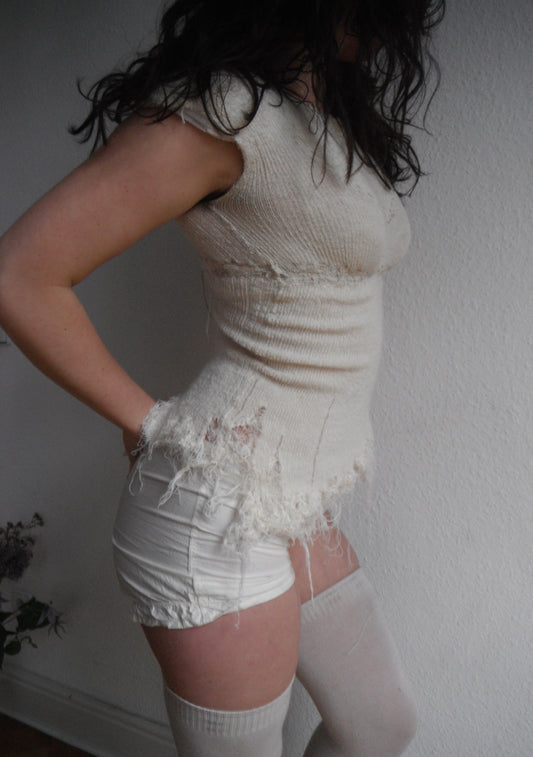 annina “les sœurs” distressed top