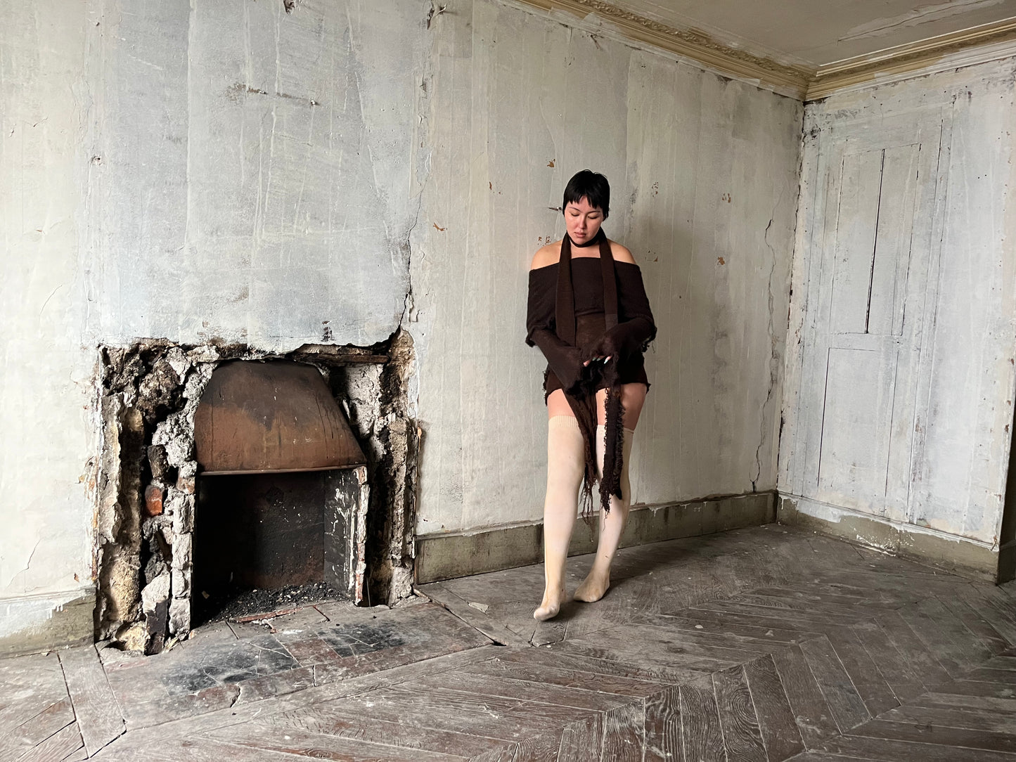 annina “les sœurs” brown micro scarf