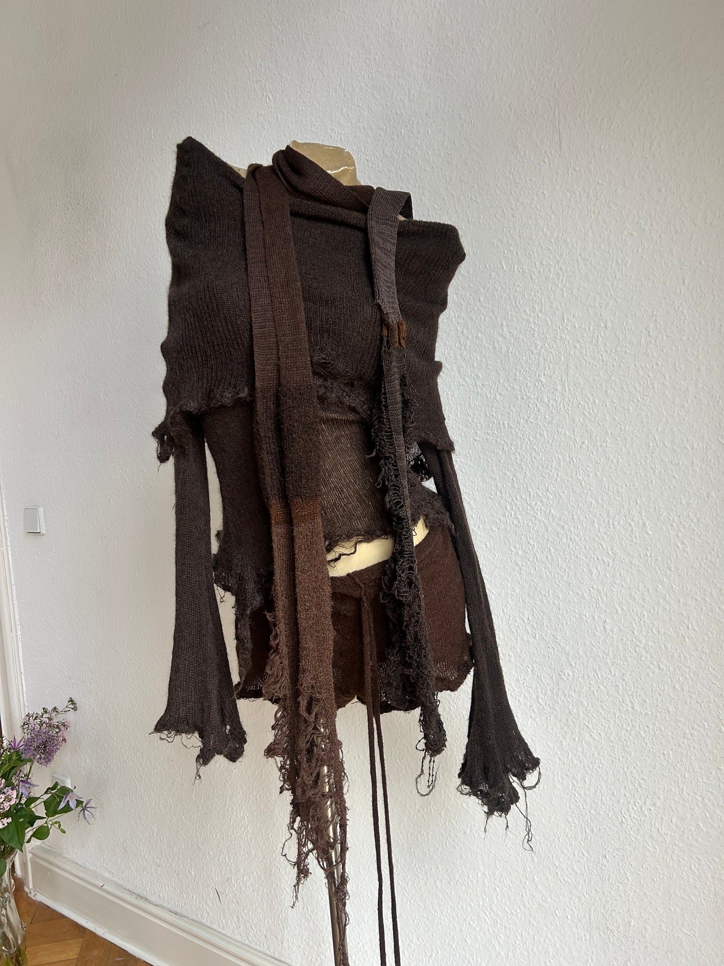 annina “les sœurs” brown micro scarf