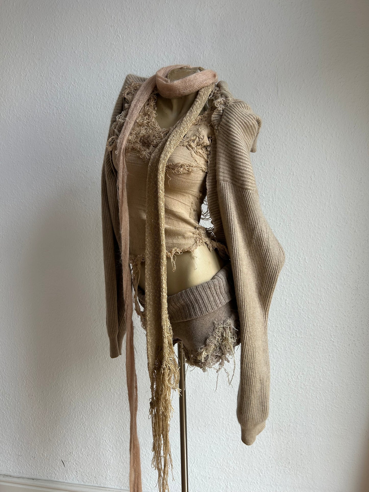 annina “les sœurs” mohair distressed scarf