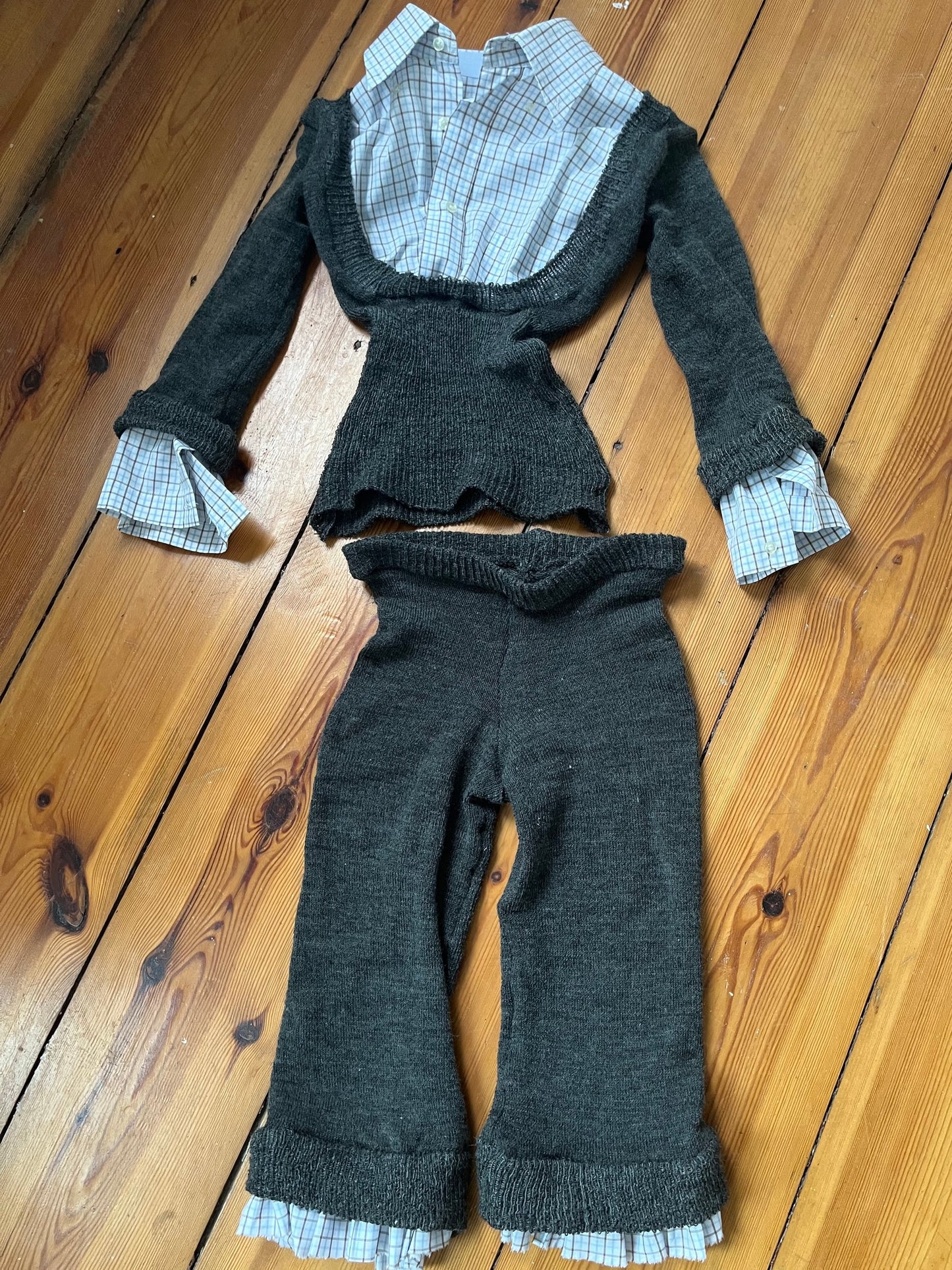 eithne padraigin ni bhraonain collared top ans shorts set