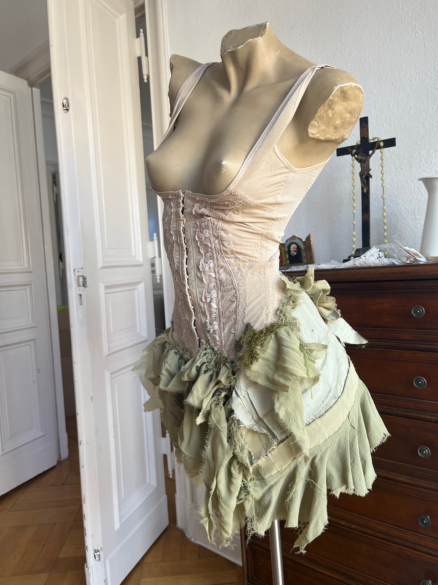 annina moss shape wear dress
