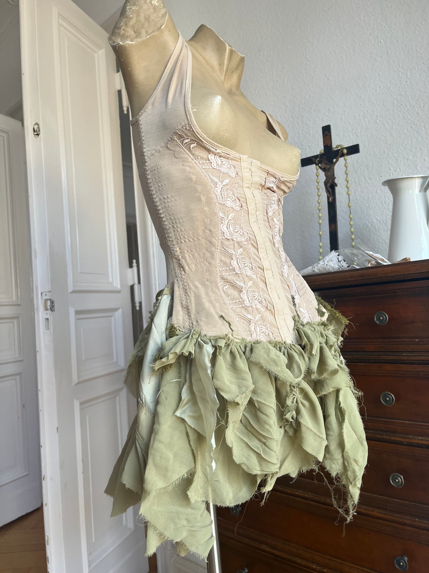 annina moss shape wear dress