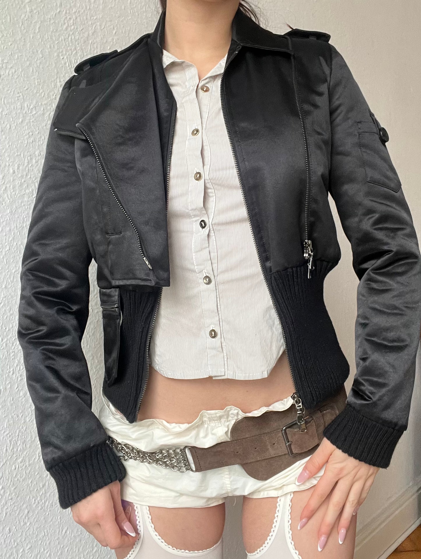 Chic snatched jacket with ribbing