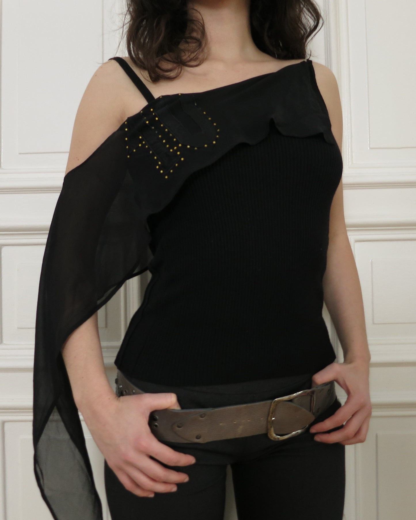 Asymmetrical ribbed top with silk scarf