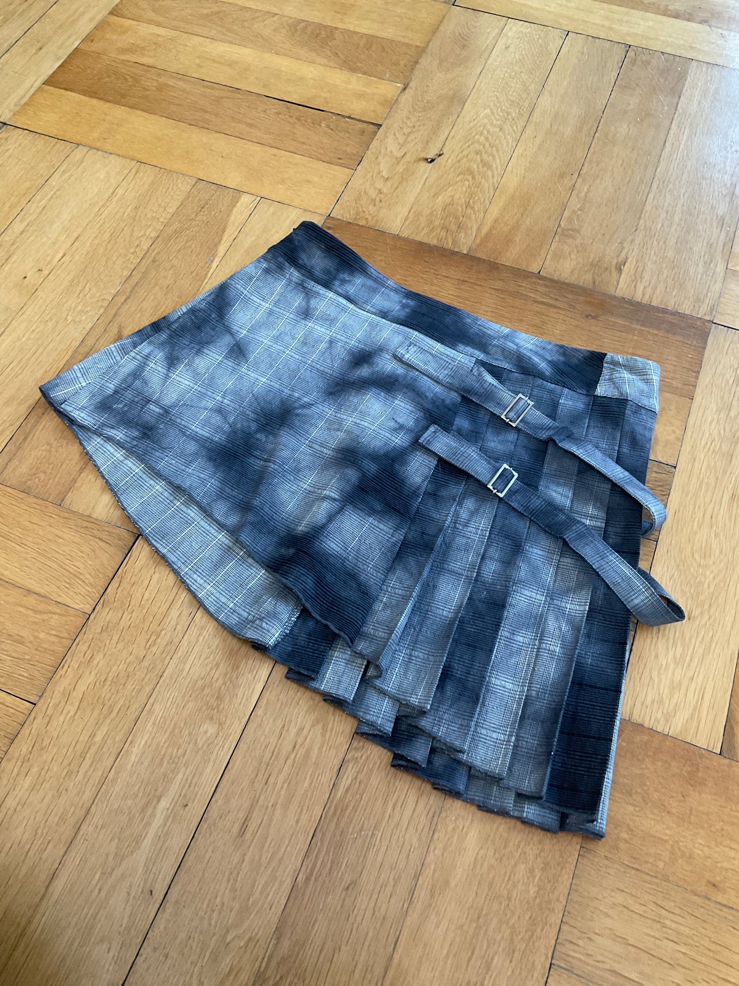 Asymmetrical miniskirt