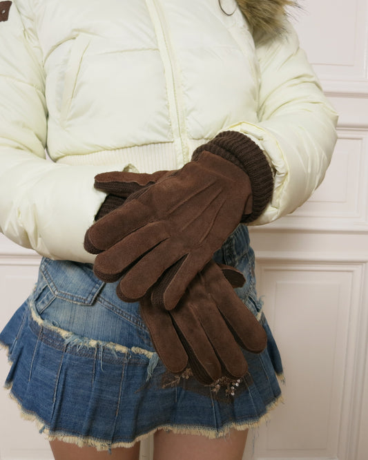 Brown gloves