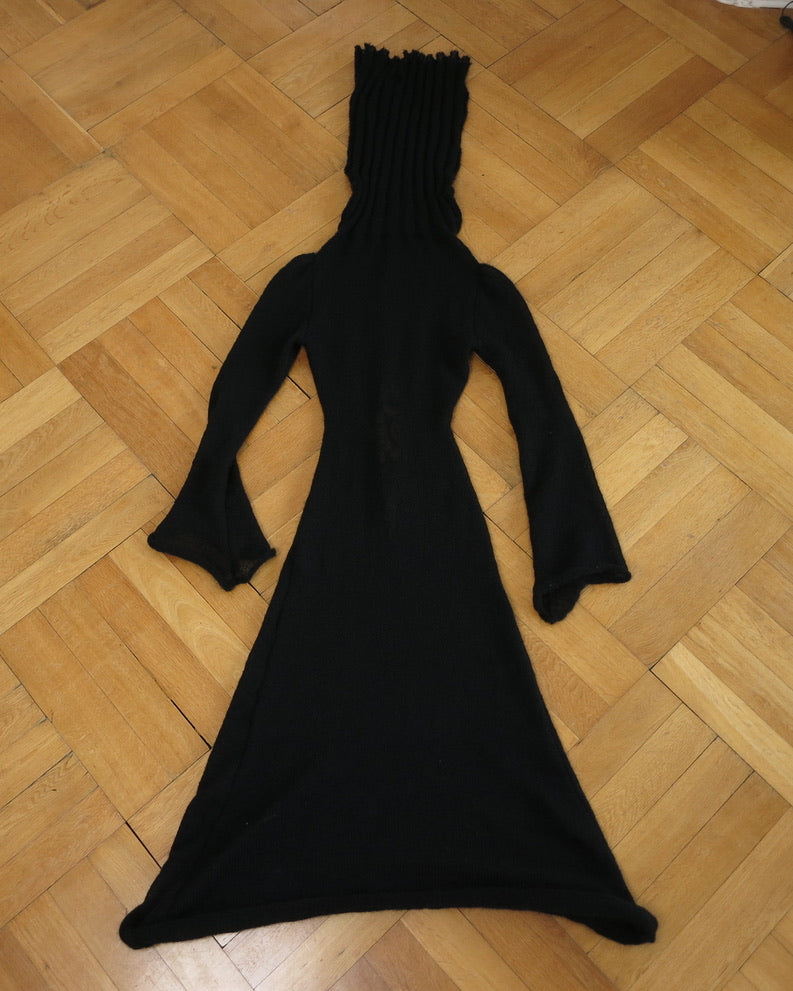 eithne padraigin ni bhraonain ~ black mohair dress