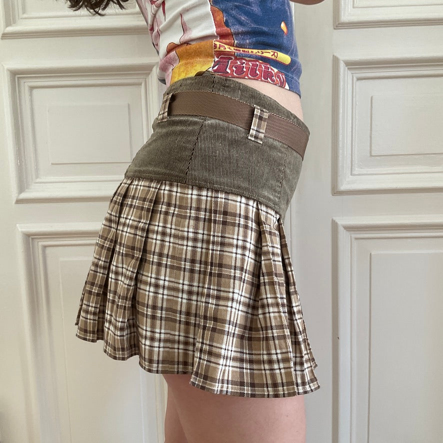Pleated cottage miniskirt