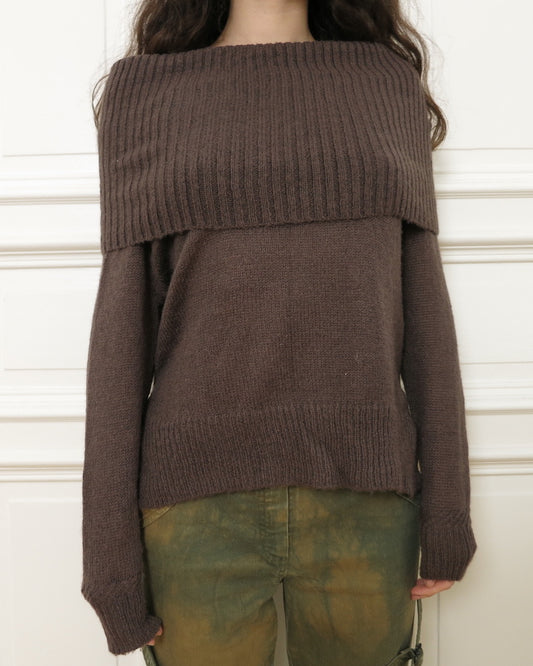 Pullover with big collar