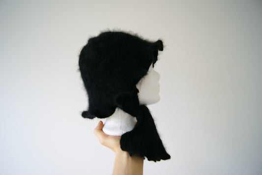 Angora orchid bonnet black