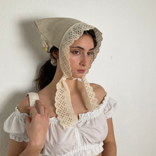 Cotton maiden bonnet