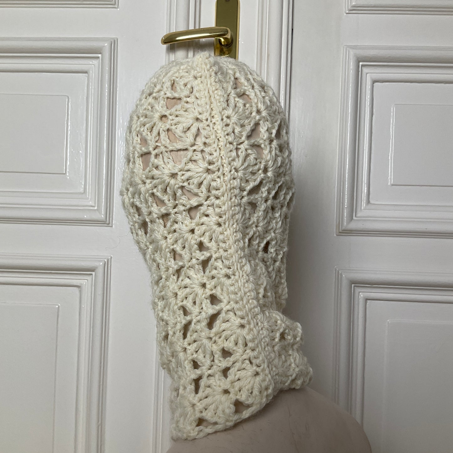 mođđe studio ~ cocoon 1 white crochet balaclava