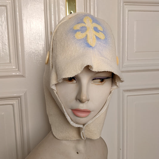 ꒰⑅ᵕ༚ᵕ꒱˖♡ Painted Fleur de Lis Bonnet ♡˖꒰ᵕ༚ᵕ⑅꒱