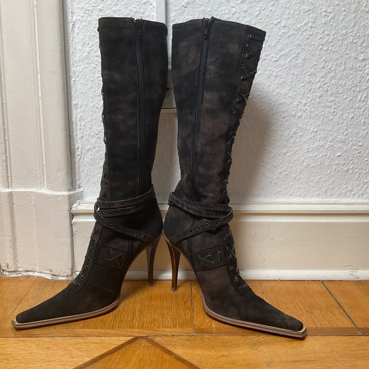 Pointy pirate boots