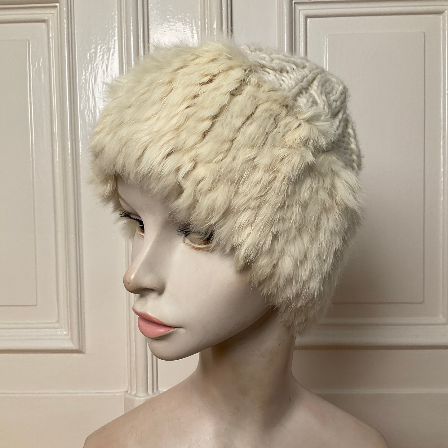 Cute knit wool hat with fur