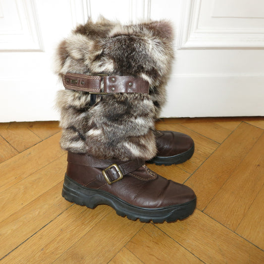 Furry snow boots