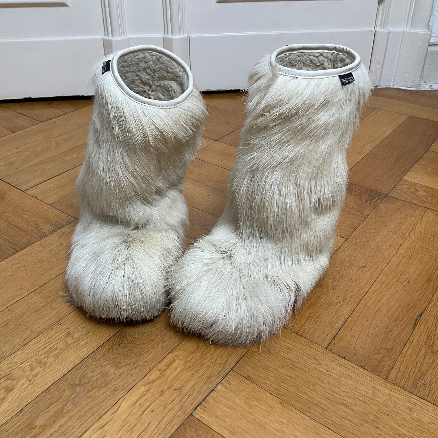 Furry snow boots